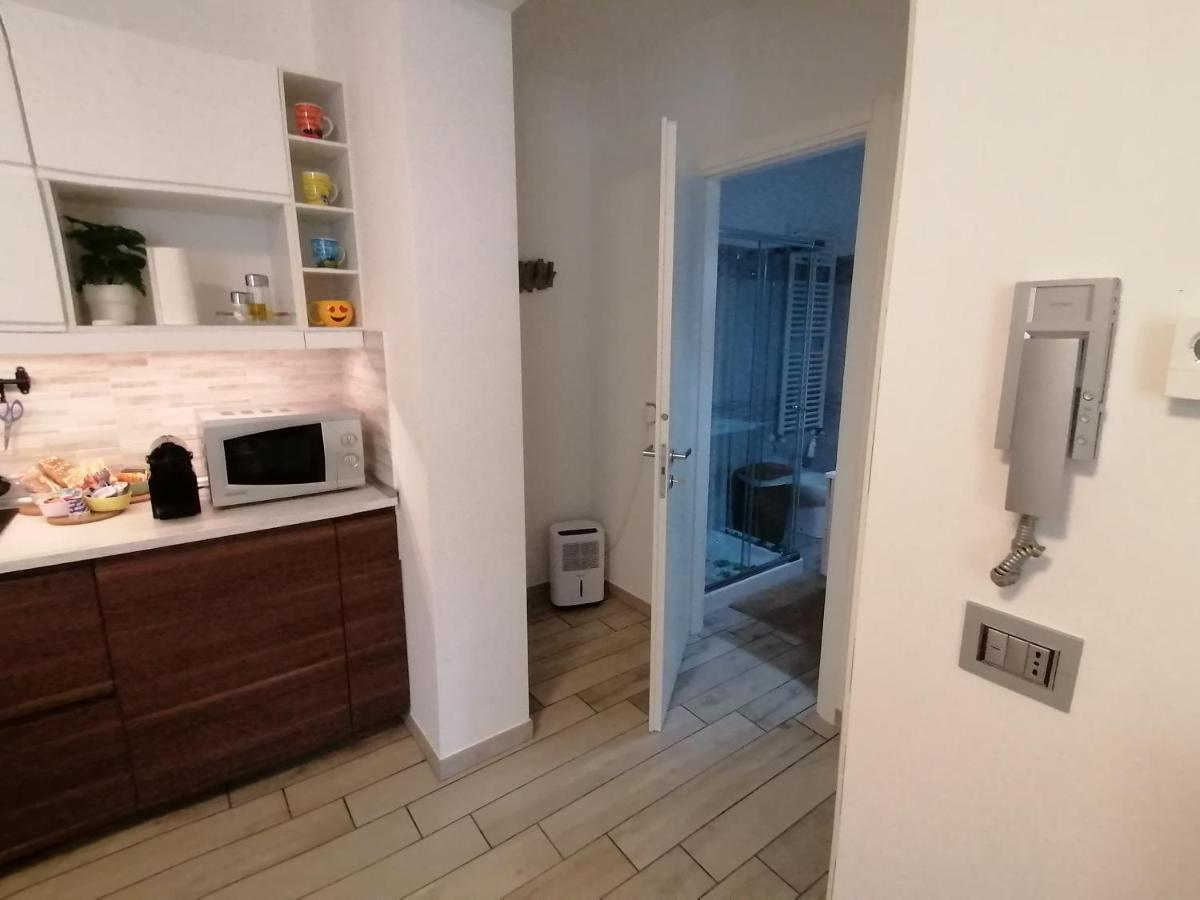 Apartment Apartment *