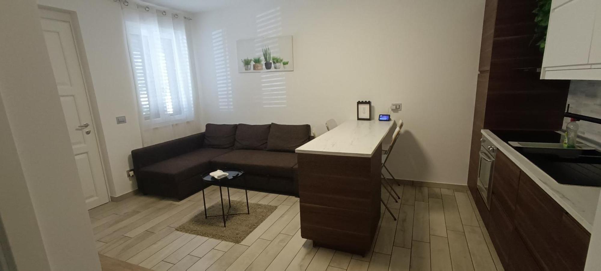 Apartment Apartment *